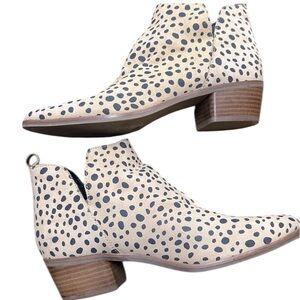 Dolce Vita Kaidie Black and Tan Ankle Boots size 9 1/2 medium